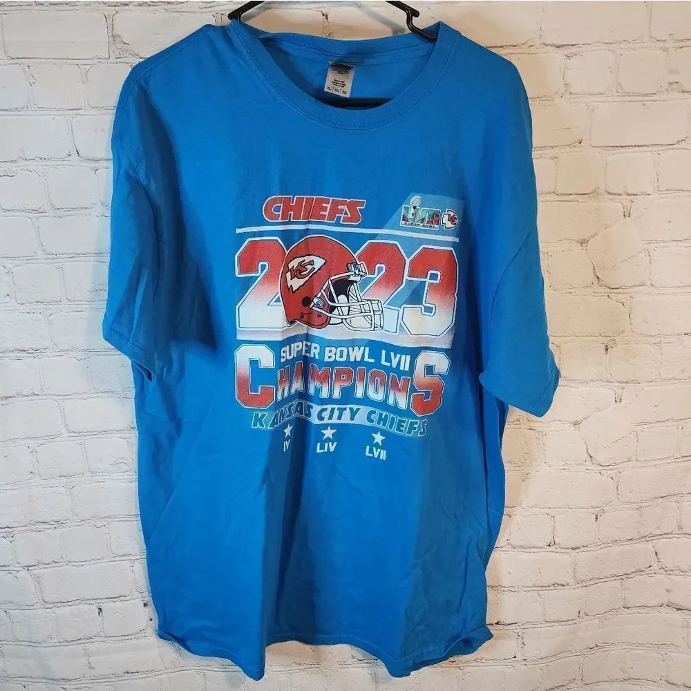 Men's Gildan 2023 Super Bowl Champions KC Chiefs, size XL